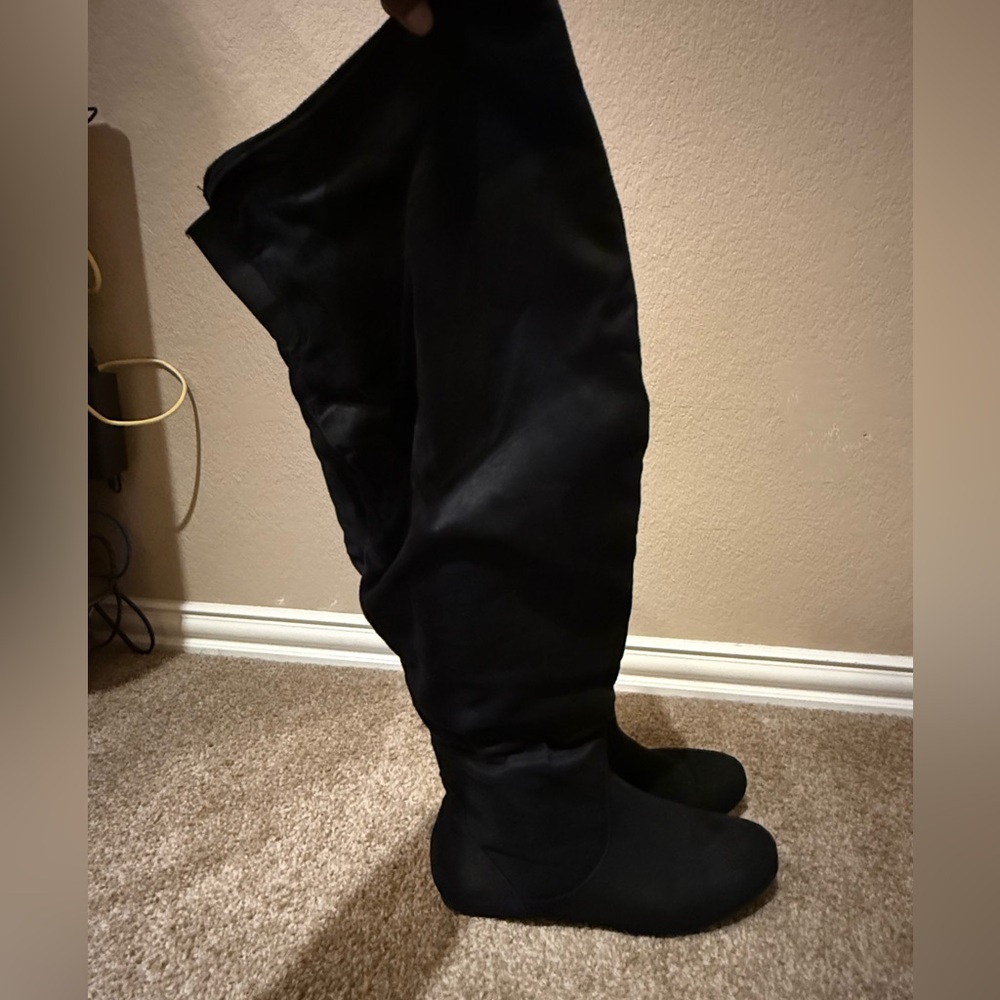Elegant Black Over-the-Knee Boots